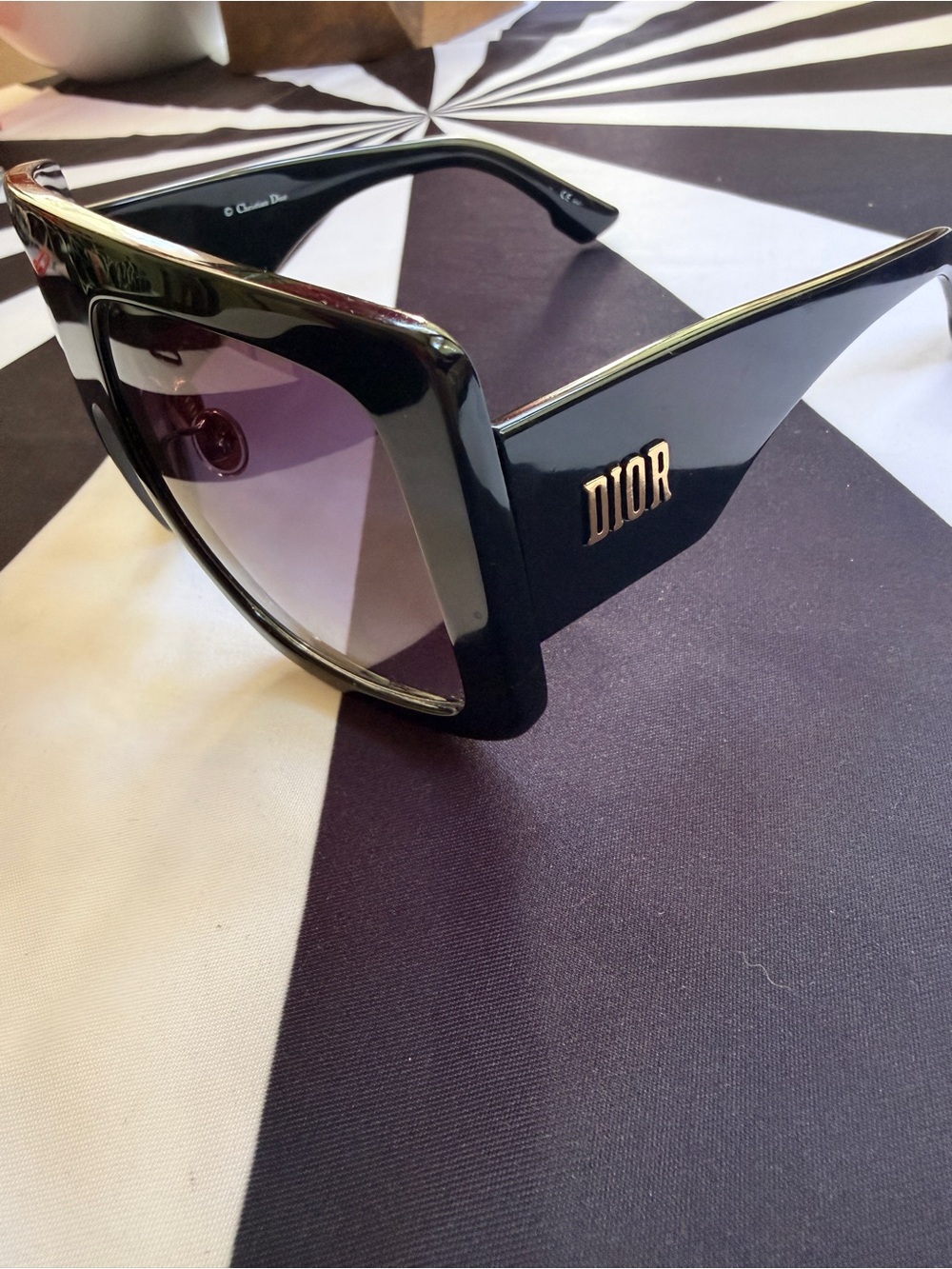 CHRISTIAN DIOR Power 2 oversized sunglasses/ ombré tint - Picture 2 of 5